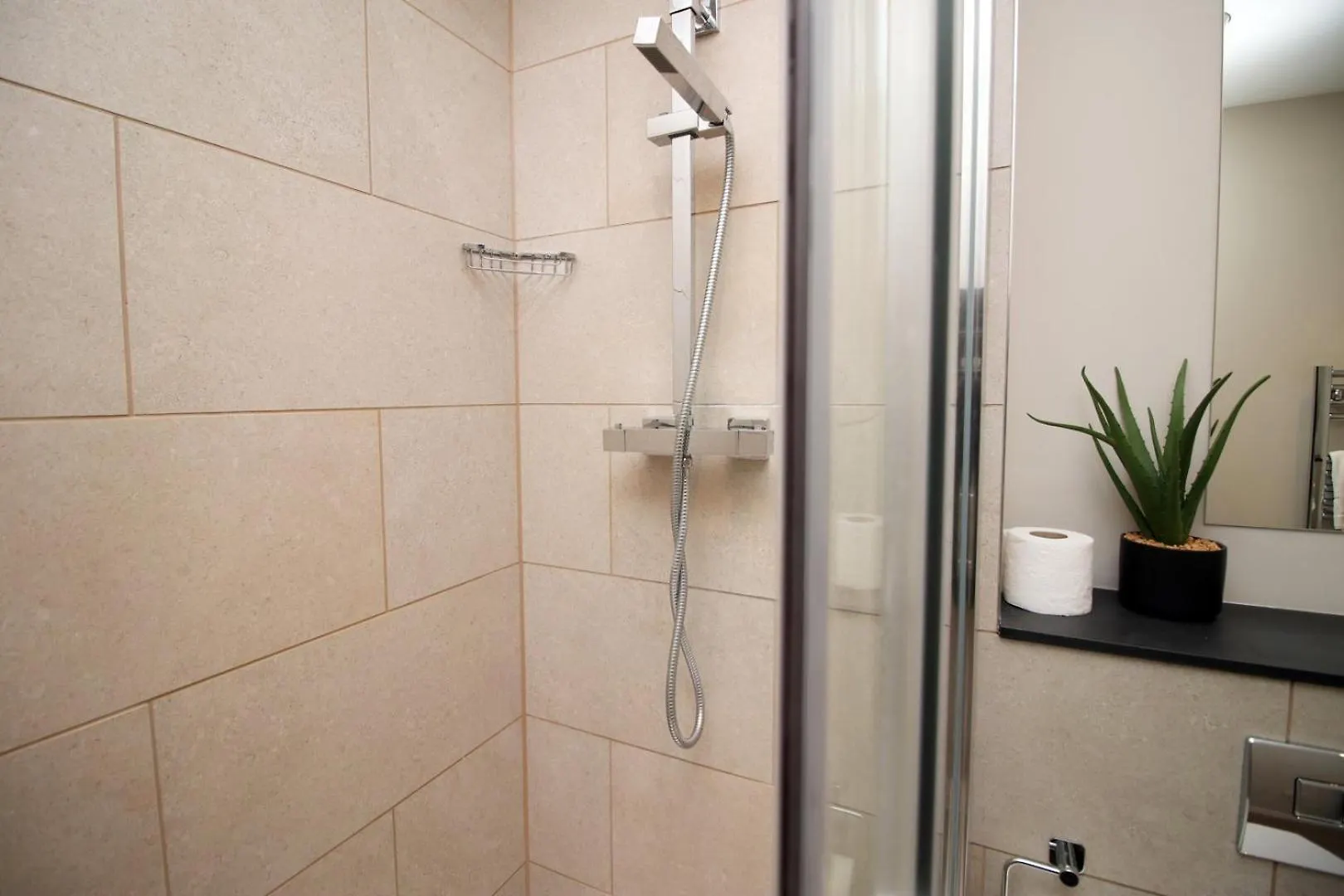 Casa 18 - Cardiff Bay 2Br With Parking And Balcony Apartment