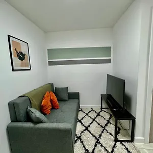 Stylish One Bedroom & A Sofa Bed Apartment